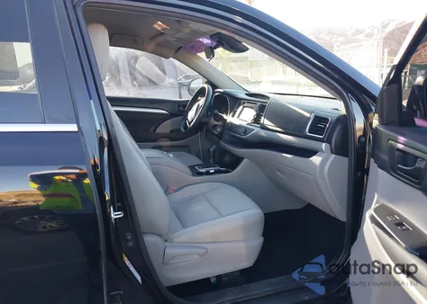 2018 Toyota Highlander Le z USA, uszkodzony, nr VIN 5TDZZRFH1JS265409